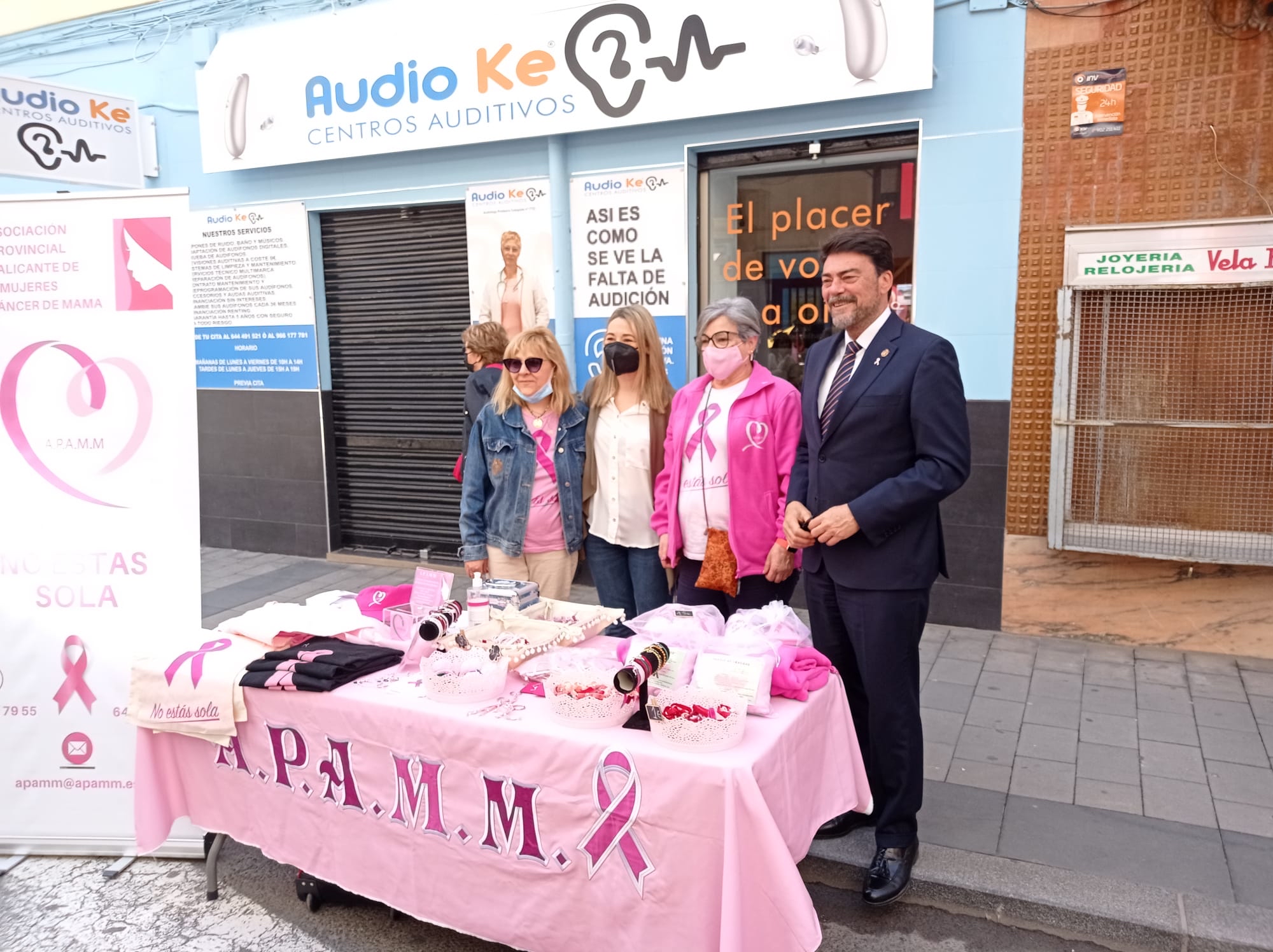 Barcala Respalda A Los Comerciantes De Quintana En La Fiesta De La