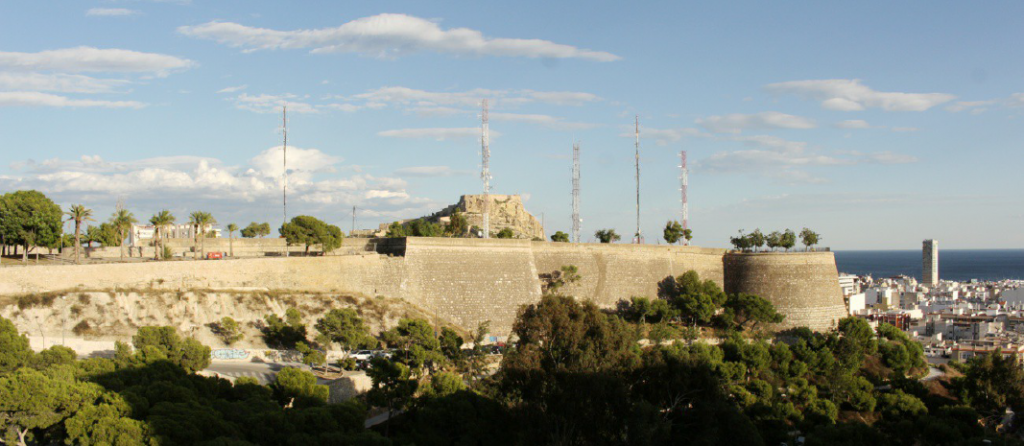 1,4 millones de euros en restaurar los castillos de San Fernando y Santa  Bárbara | Ayuntamiento de Alicante