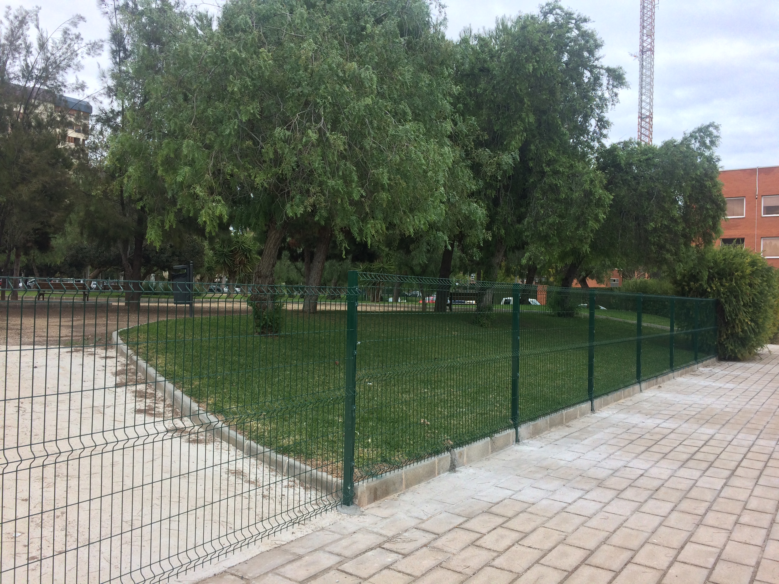Estos son los parques de Alicante en los que puedes soltar a tu mascota  para jugar
