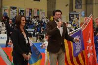 El alcalde se dirige al público para darle la bienvenida a Alicante 