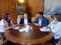 El alcalde se entrevista con representantes de la ONCE