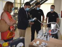 El alcalde visita la empresa innovadora que ha desarrollado el primer respirador bi-level de turbina para pacientes de Covid-19