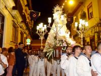 Barcala preside la “emotiva” procesión del Raval Roig con la imagen de la Virgen del Socorro