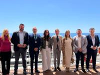 La concejala de Turismo, el director general de MSC Cruceros en España, representantes de la Autoridad Portuaria y de la Asociación Alicante Cost...