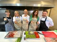 La concejala de Turismo junto a los Chefs en Oviedo