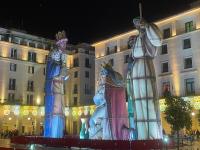 Alicante inaugura el Belén Monumental instalado en la plaza del Ayuntamiento