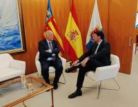 Reunión en el Ayuntamiento de Alicante del alcalde Luis Barcala y el presidente del Banco Sabadell,Josep Oliu