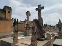 Imagen de varias tumbas situadas en el Cementerio de Alicante.