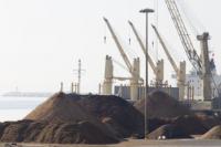 Descarga graneles puerto Alicante